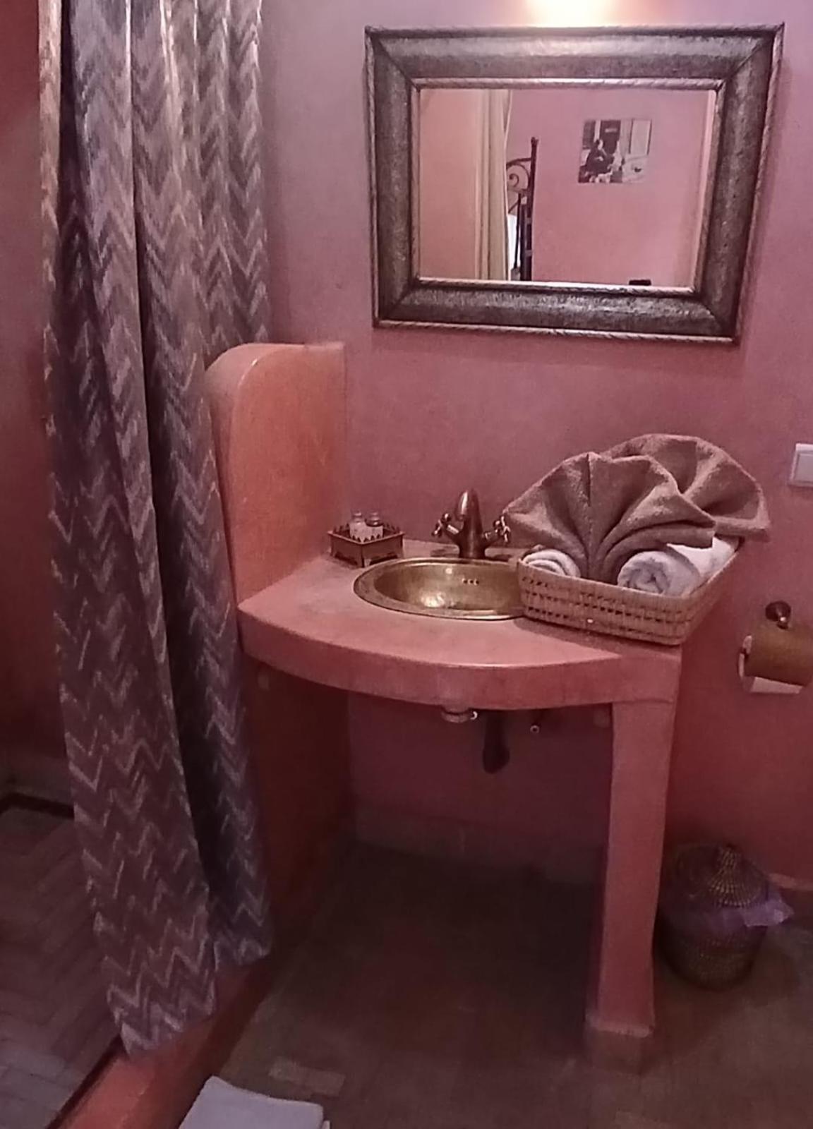Habitación Familiar con baño privado